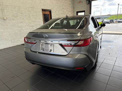 Used 2025 Toyota Camry SE w/ Convenience Package FWD image 7