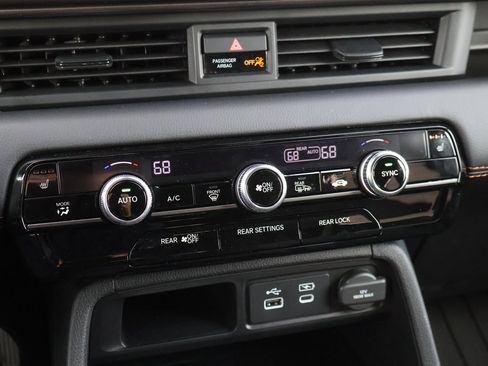 Certified 2025 Honda Pilot TrailSport image 23