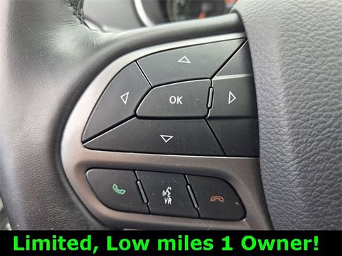 Used 2021 Jeep Cherokee Limited image 30