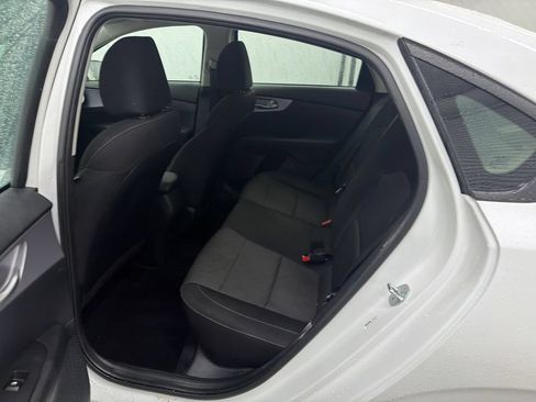Used 2024 Kia Forte LXS w/ LXS Technology Package FWD image 19