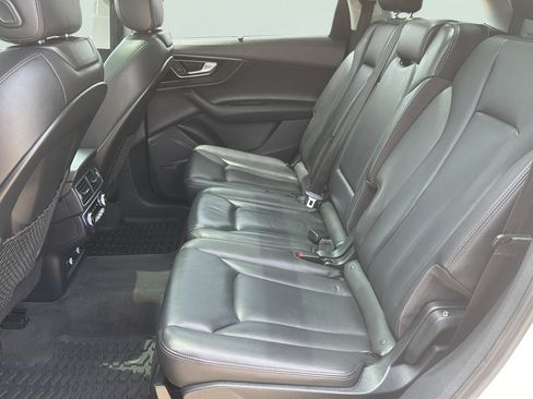 Used 2018 Audi Q7 3.0T Prestige AWD/4WD image 5