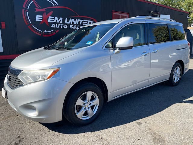 Used 2014 Nissan Quest SV w/ Value Cargo Package FWD image 2