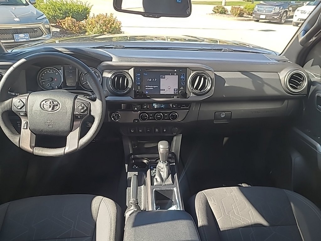 Used 2016 Toyota Tacoma TRD Off-Road w/ Premium & Technology Package RWD image 12