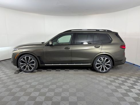 New 2026 BMW X7 xDrive40i w/ Executive Package image 2