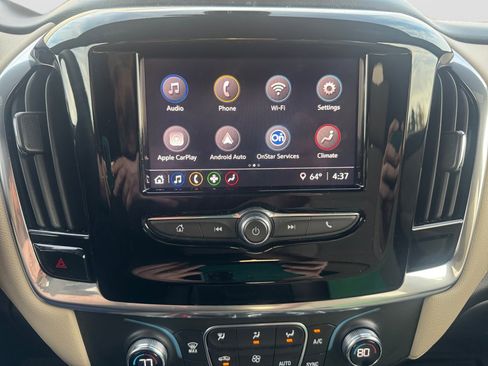 Used 2022 Chevrolet Traverse LS image 20