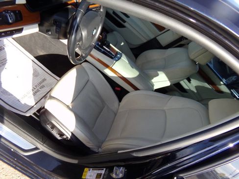 Used 2015 BMW 750Li image 9