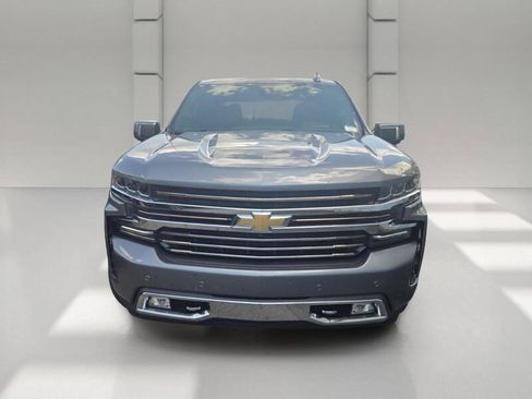 Used 2019 Chevrolet Silverado 1500 High Country w/ Technology Package AWD/4WD image 2