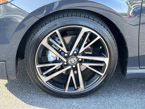 Used 2025 Toyota Camry XSE FWD image 11