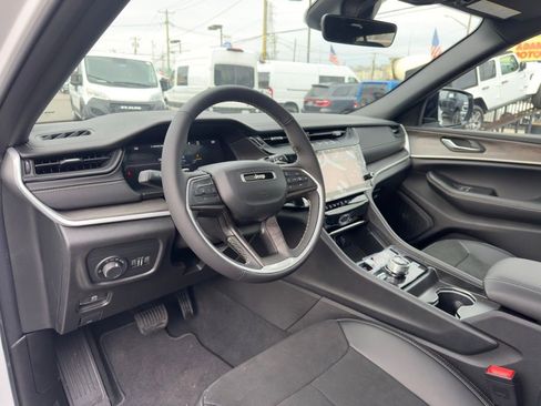 New 2026 Jeep Grand Cherokee Altitude AWD/4WD image 12