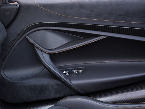 Used 2023 McLaren 720S Performance image 18