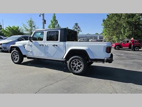 New 2026 Jeep Gladiator Sport AWD/4WD image 29