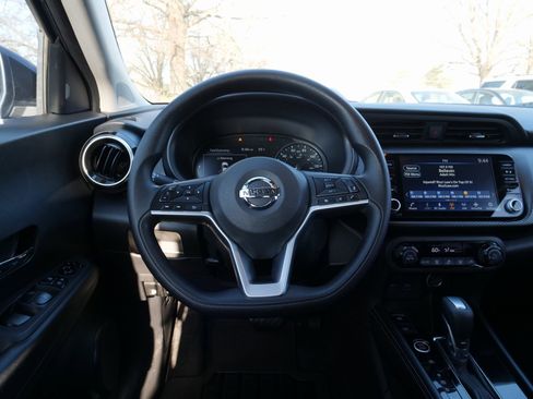 Used 2021 Nissan Kicks SV image 21