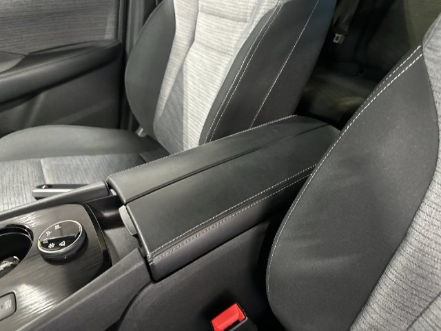 Used 2023 Nissan Rogue SV AWD/4WD image 28