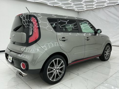 Used 2018 Kia Soul ! w/ Tech Package FWD image 11
