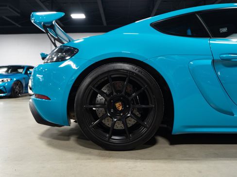 Used 2021 Porsche 718 Cayman GT4 RWD image 8