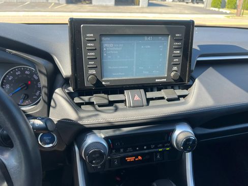 Used 2021 Toyota RAV4 XLE w/ XLE Grade Weather Package AWD/4WD image 23