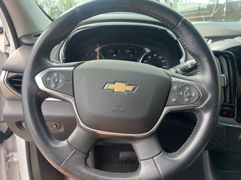 Used 2018 Chevrolet Traverse LT image 16