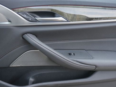 Certified 2023 BMW 530i xDrive w/ Premium Package image 29