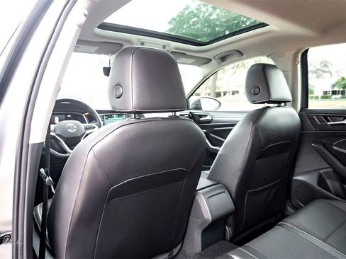 Used 2023 Volkswagen Jetta SE image 28