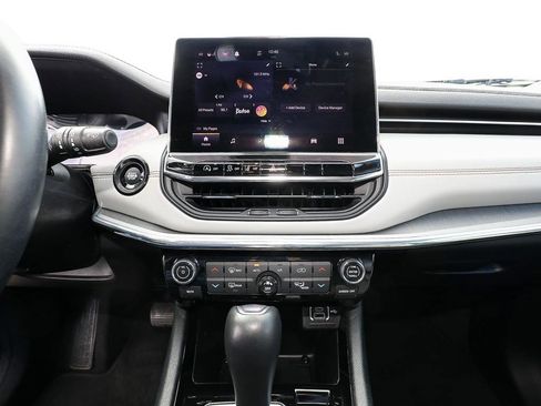 Used 2022 Jeep Compass Limited image 15