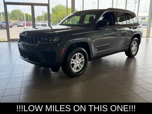 Used 2023 Jeep Grand Cherokee Laredo w/ Trailer Tow Prep Group (B) AWD/4WD image 6