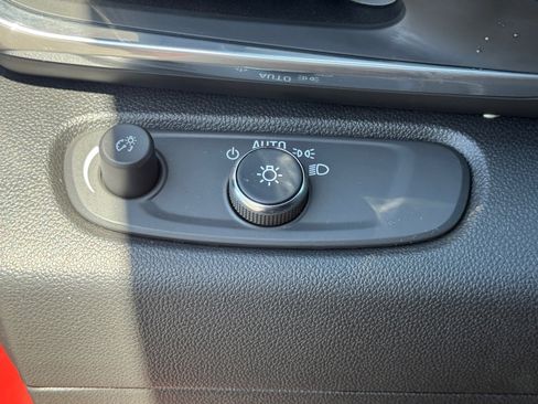 Certified 2024 Buick Envista Preferred w/ Advanced Safety Package FWD image 23