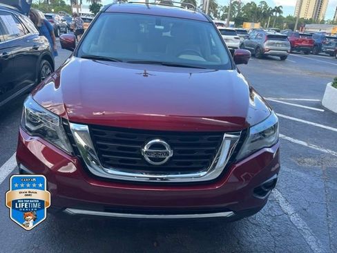 Used 2020 Nissan Pathfinder Platinum FWD image 2