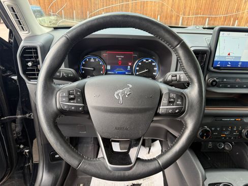 Used 2023 Ford Bronco Sport Outer Banks w/ Tech Package AWD/4WD image 9