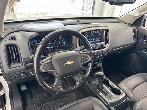 Used 2017 Chevrolet Colorado Z71 AWD/4WD image 16