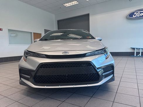 Used 2020 Toyota Corolla SE image 2