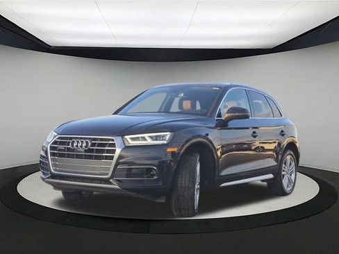Used 2018 Audi Q5 Prestige w/ Prestige Package image 3