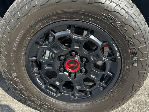 Used 2025 Toyota Tundra TRD Pro AWD/4WD image 15