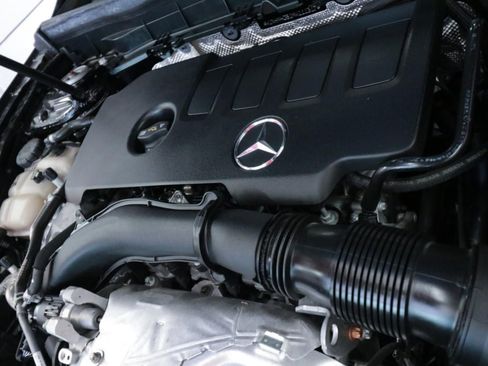Used 2021 Mercedes-Benz GLB 250 image 9