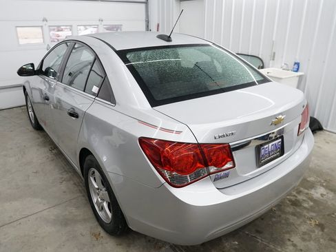 Used 2016 Chevrolet Cruze LT image 9