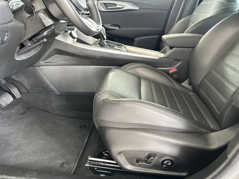 Used 2024 Alfa Romeo Tonale Ti image 13