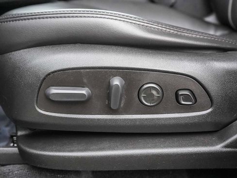 Used 2023 Buick Enclave Avenir w/ Avenir Technology Package FWD image 21