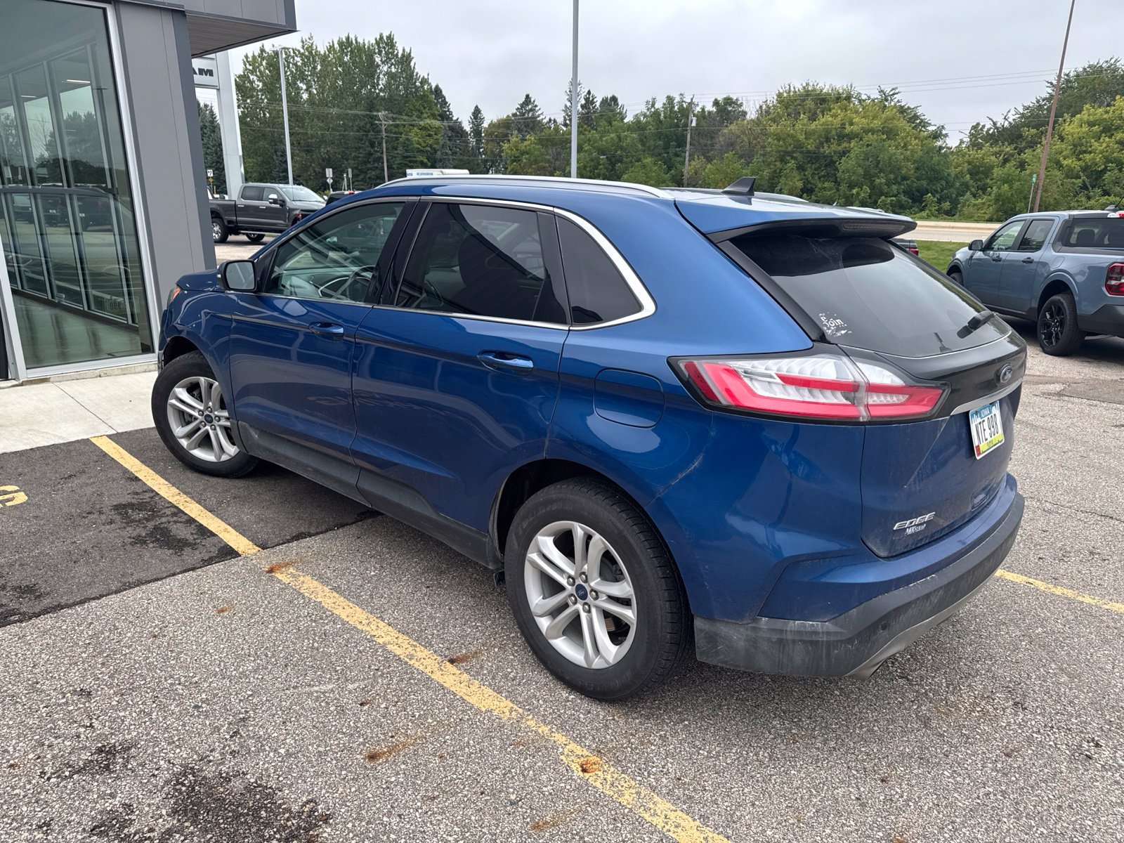 Used 2020 Ford Edge SEL w/ Cold Weather Package FWD image 7