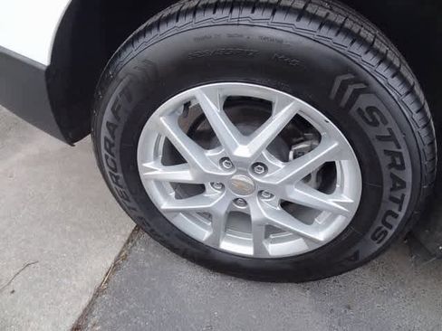 Used 2024 Chevrolet Equinox LT image 19