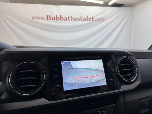 Used 2017 Toyota Tacoma TRD Off-Road w/ Tow Package (A/T) image 15