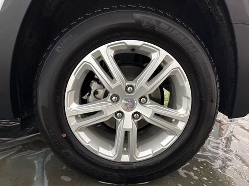 Used 2023 GMC Terrain SLE image 23