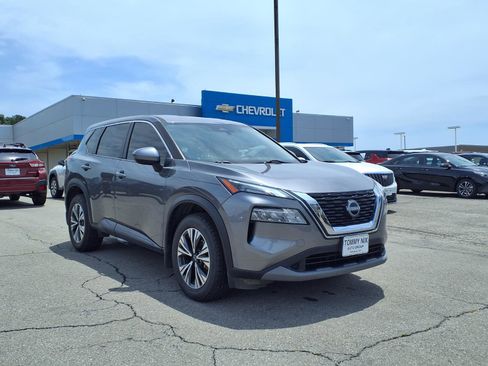 Used 2023 Nissan Rogue SV FWD image 19