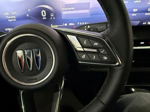 Used 2025 Buick Enclave Preferred AWD/4WD image 15