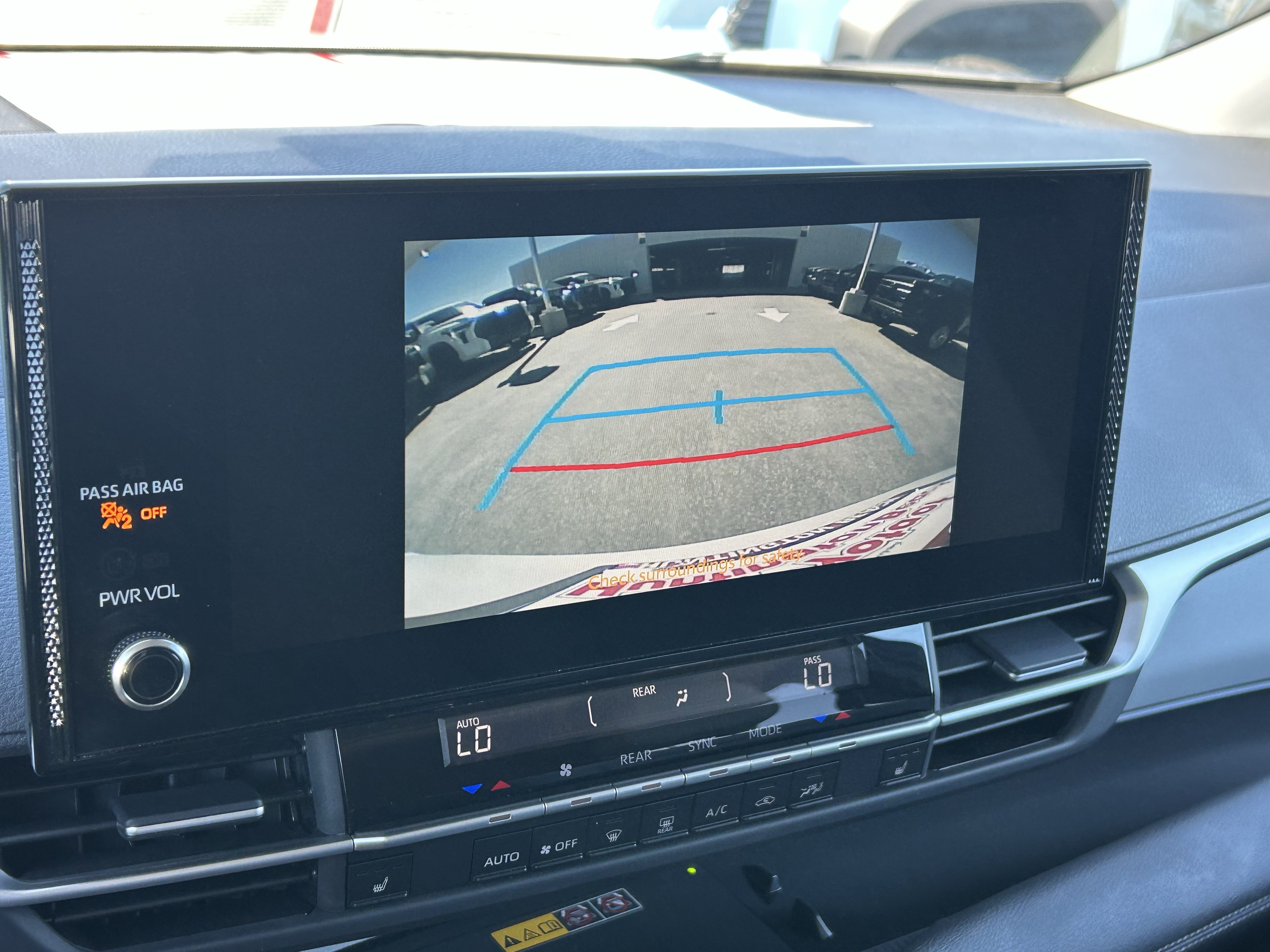 Certified 2026 Toyota Sienna XLE FWD image 21
