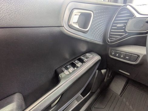 Used 2023 Kia Soul EX FWD image 23