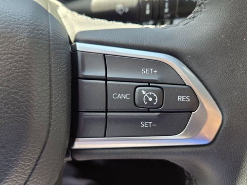 Used 2025 Jeep Compass Latitude AWD/4WD image 26
