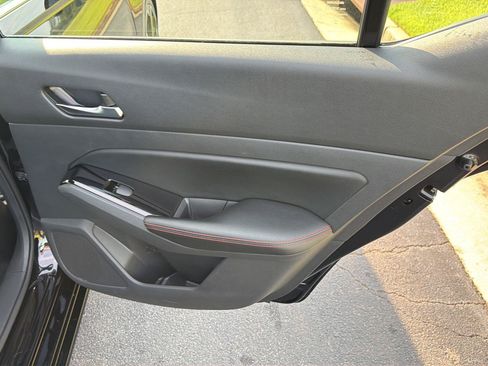 Used 2024 Nissan Altima 2.5 SR FWD image 15