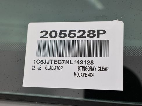 Used 2022 Jeep Gladiator Mojave w/ Cold Weather Group AWD/4WD image 39