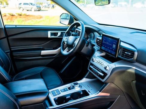 Used 2023 Ford Explorer XLT w/ Equipment Group 202A image 22