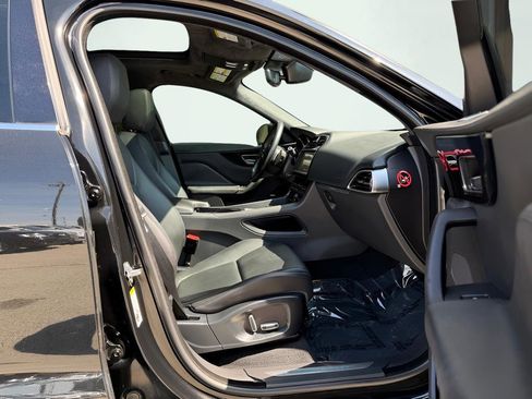 Used 2019 Jaguar F-PACE Premium AWD/4WD image 30