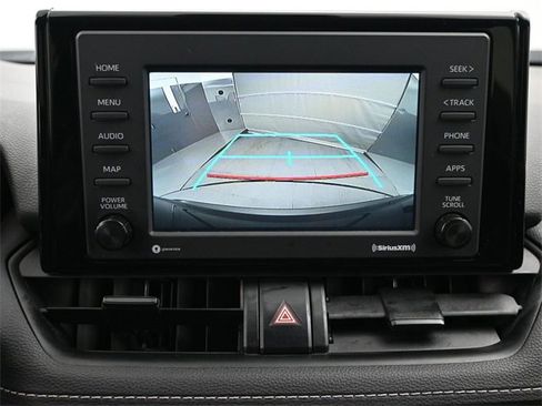 Used 2022 Toyota RAV4 LE image 12